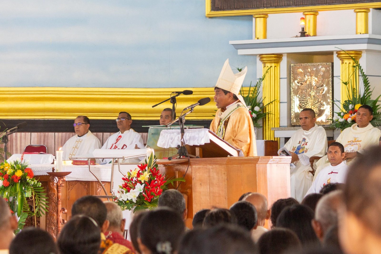 PERAYAAN EKARISTI HARI HIDUP BAKTI BERTEPATAN DENGAN PERAYAAN YESUS DI PERSEMBAHKAN DI BAIT ALLAH